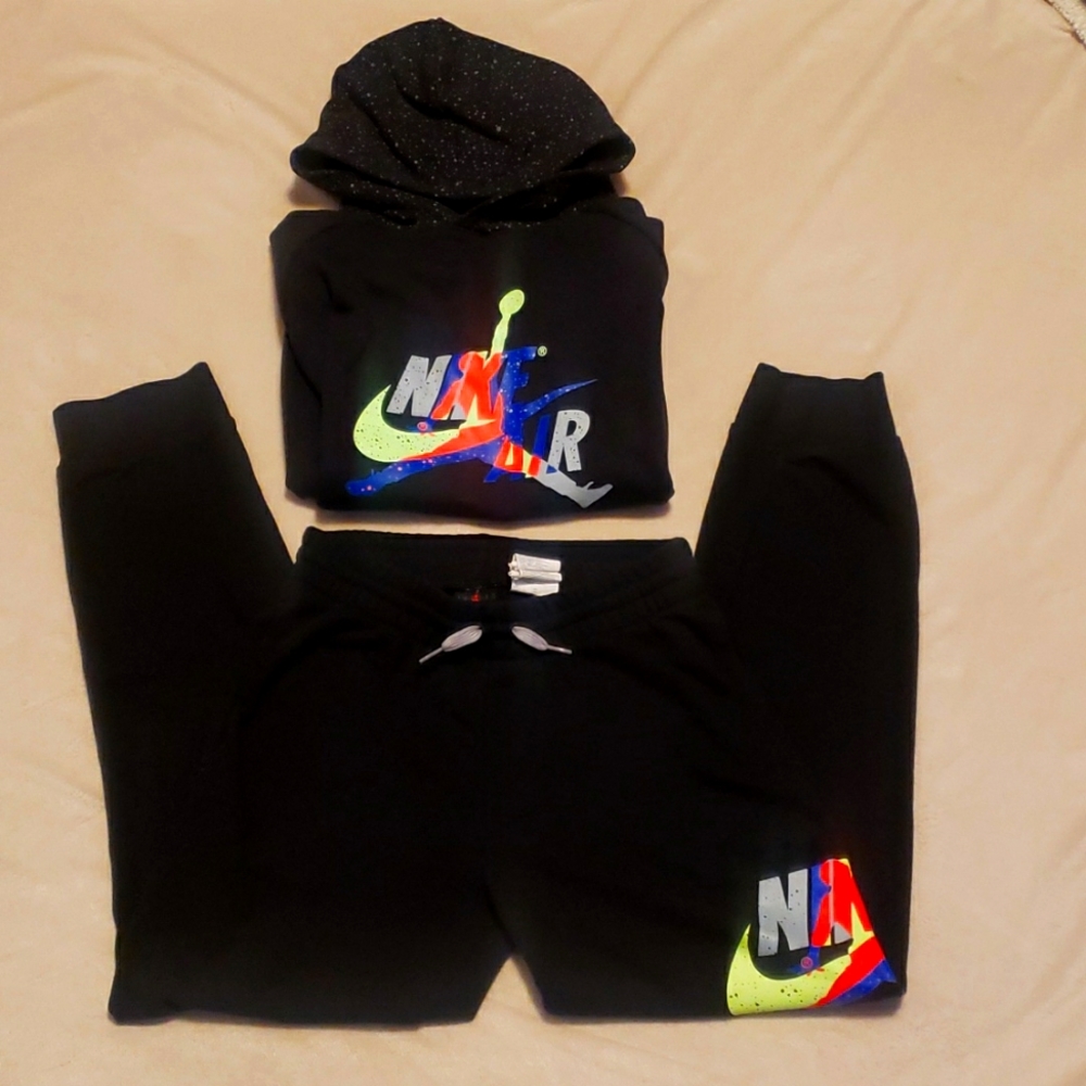 Nike Sweatshirt/Hoodie with Matching Nike Jogger Pants